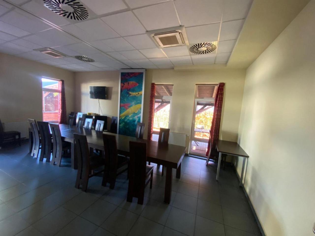 Koi Restaurant And Guest House Żory Extérieur photo